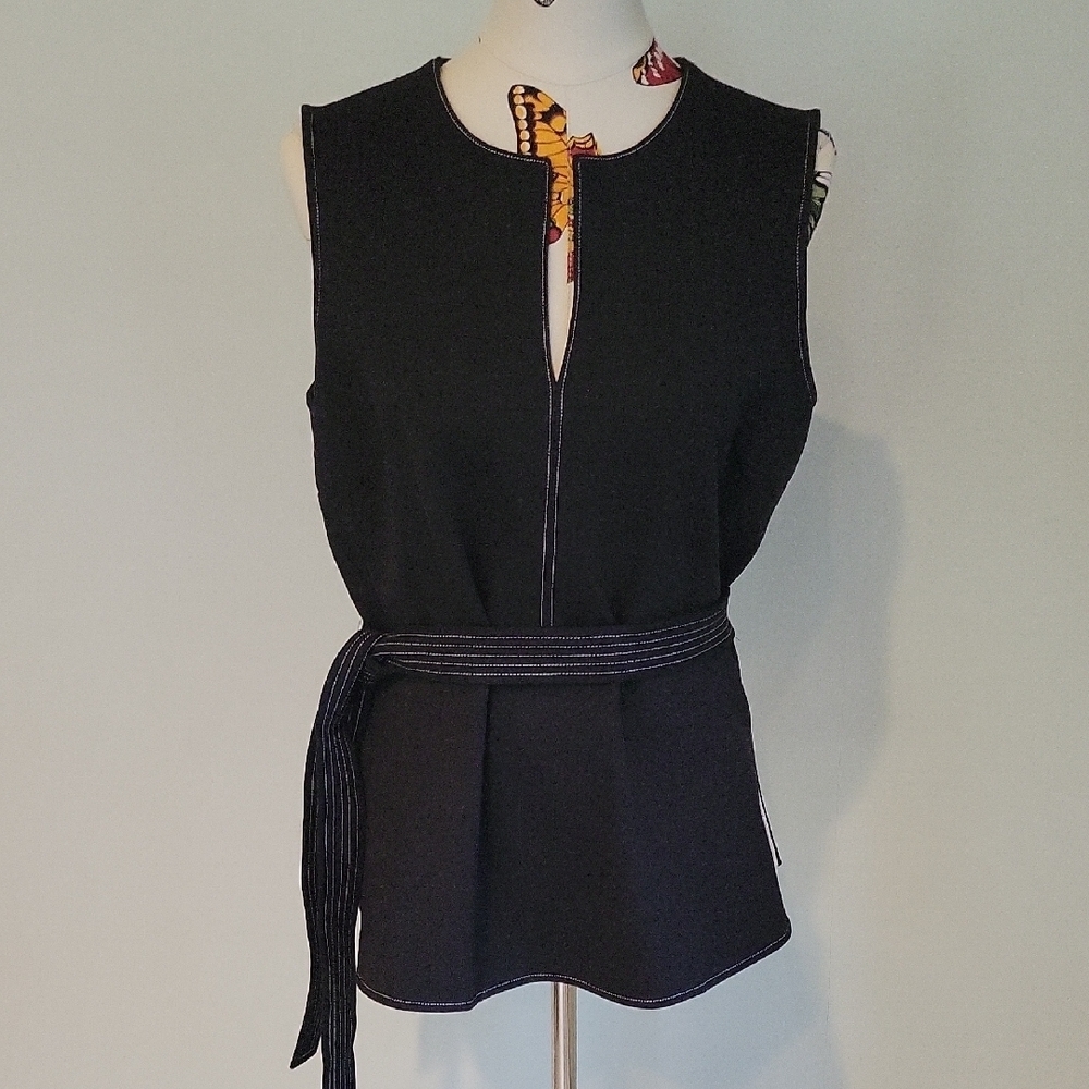 SPANX Black Perfect Tie Sleeveless Waist Top With Tie Vneck Size Large - Picture 2 of 8